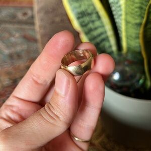 Gorgeous 14kt cigar band solid yellow gold ring